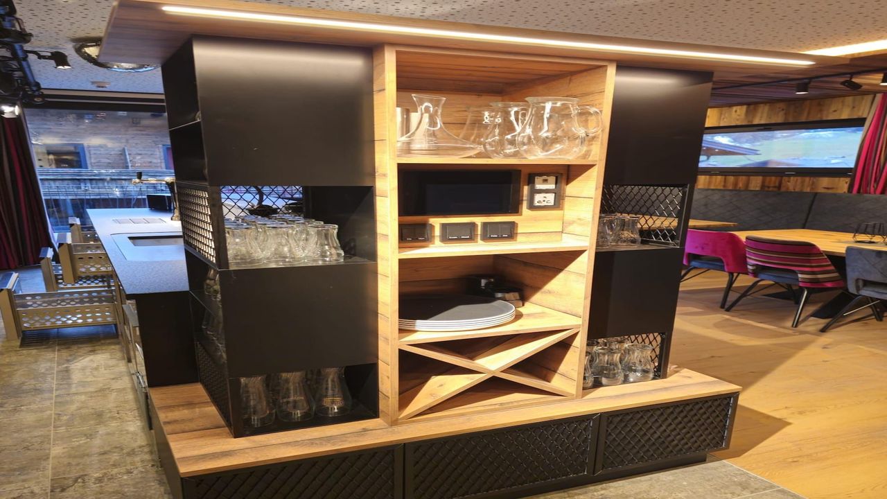 DiningRoom DiningRoom